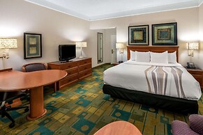 La Quinta Inn & Suites by Wyndham Phoenix West Peoria