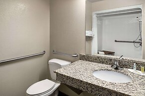 Travelodge by Wyndham Dexter