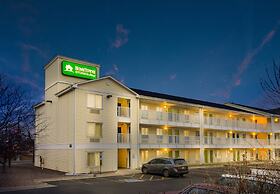 HomeTowne Studios by Red Roof Lake Charles - Sulphur