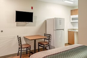 HomeTowne Studios By Red Roof Eugene - Springfield