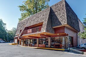 Quality Inn Creekside - Downtown Gatlinburg