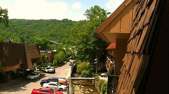 Quality Inn Creekside - Downtown Gatlinburg