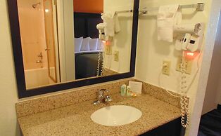 Quality Inn Creekside - Downtown Gatlinburg