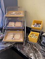 Days Inn by Wyndham Lake City I-10