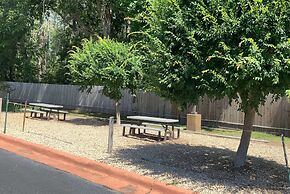 Days Inn by Wyndham Lake City I-10