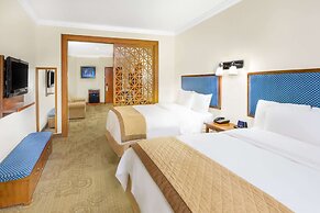 Wyndham Garden Hotel Baronne Plaza