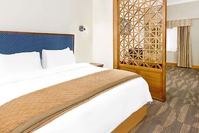 Wyndham Garden Hotel Baronne Plaza