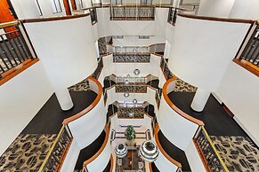 Wyndham Garden Hotel Baronne Plaza