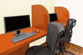 Wyndham Garden Hotel Baronne Plaza