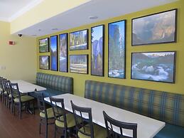 Comfort Suites Fresno River Park