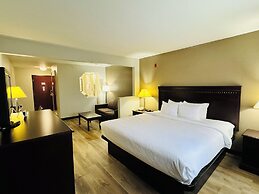 Econo Lodge Inn & Suites