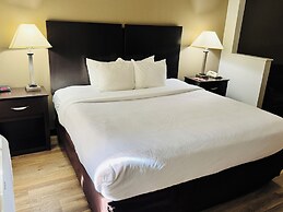 Econo Lodge Inn & Suites