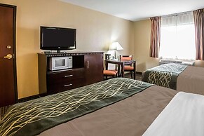 Econo Lodge Inn & Suites