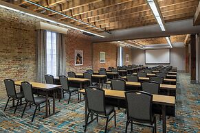 Courtyard by Marriott New Orleans Warehouse Arts District