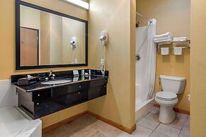 Quality Inn & Suites Lenexa Kansas City