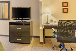 Quality Inn & Suites Lenexa Kansas City