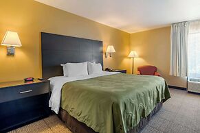 Quality Inn & Suites Lenexa Kansas City