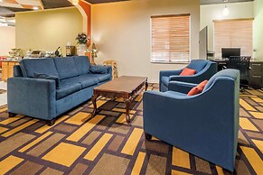 Quality Inn & Suites Lenexa Kansas City