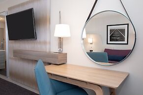 Crowne Plaza Kansas City Downtown by IHG