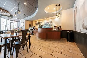 Crowne Plaza Kansas City Downtown by IHG