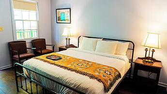 Historic Mardi Gras Inn