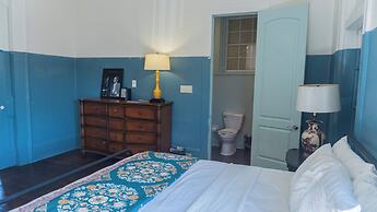 Historic Mardi Gras Inn