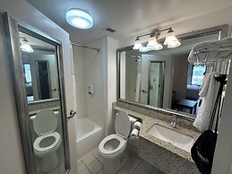 Red Roof PLUS+ Fort Myers