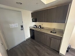 Red Roof PLUS+ Fort Myers