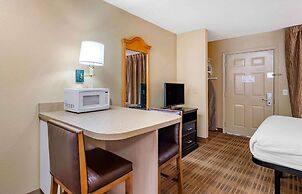 Extended Stay America Select Suites Tampa North Airport
