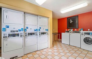 Extended Stay America Select Suites Tampa North Airport