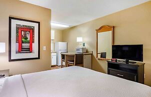 Extended Stay America Select Suites Tampa North Airport