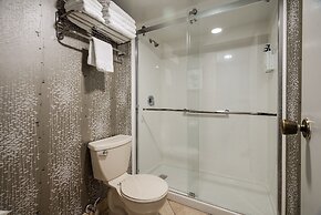 Monte Carlo Inn Toronto West Suites