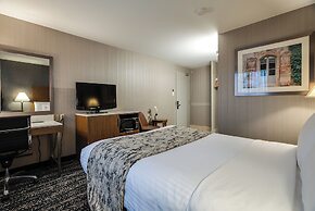 Monte Carlo Inn Toronto West Suites