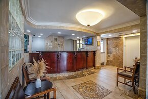 Monte Carlo Inn Toronto West Suites