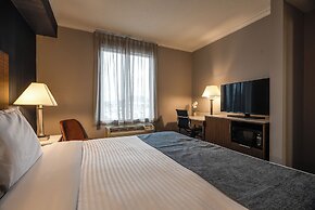 Monte Carlo Inn Toronto West Suites