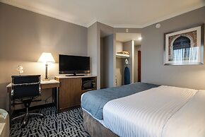 Monte Carlo Inn Toronto West Suites