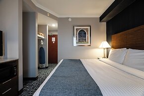 Monte Carlo Inn Toronto West Suites