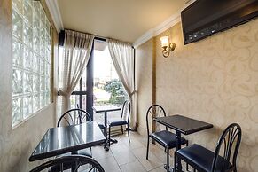 Monte Carlo Inn Toronto West Suites