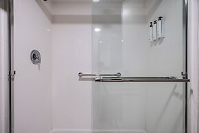 Monte Carlo Inn Toronto West Suites