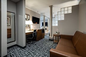 Monte Carlo Inn Toronto West Suites