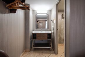 Monte Carlo Inn Toronto West Suites