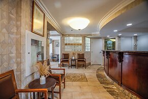 Monte Carlo Inn Toronto West Suites