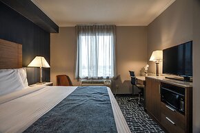 Monte Carlo Inn Toronto West Suites