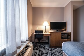 Monte Carlo Inn Toronto West Suites
