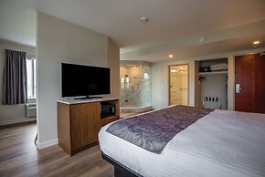 Monte Carlo Inn Oakville Suites