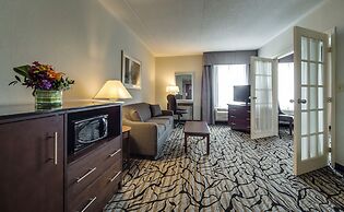 Monte Carlo Inn Oakville Suites