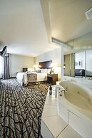 Monte Carlo Inn Oakville Suites