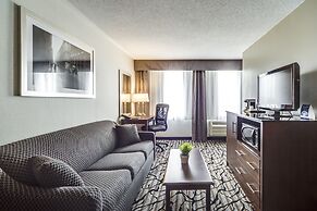 Monte Carlo Inn Oakville Suites