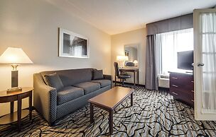 Monte Carlo Inn Oakville Suites