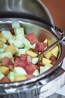 Monte Carlo Inn Oakville Suites